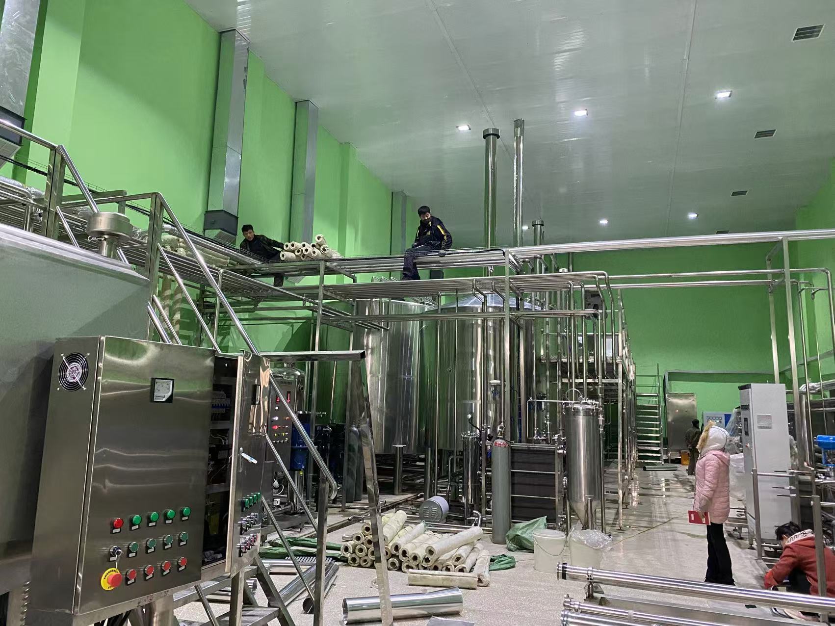 新荣精酿啤酒设备厂—精酿啤酒设备制造：传承工艺与创新科技的交融
